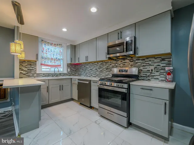 $254,900 | 234 Hampden Road, Upper Darby, PA 19082