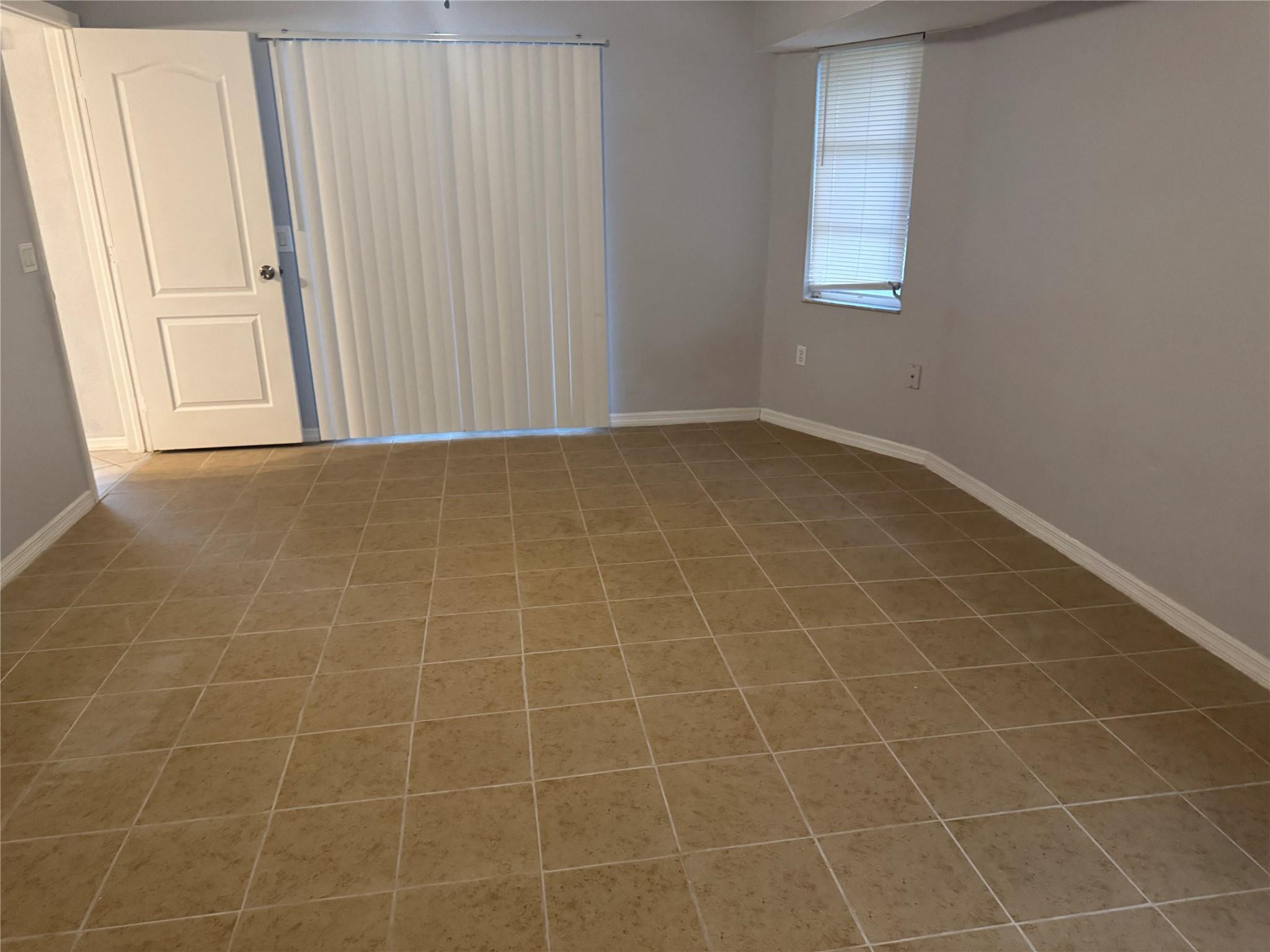 529 Guild Street Port Charlotte, FL 33954 - Photo 27 of 41 a bathroom with a window