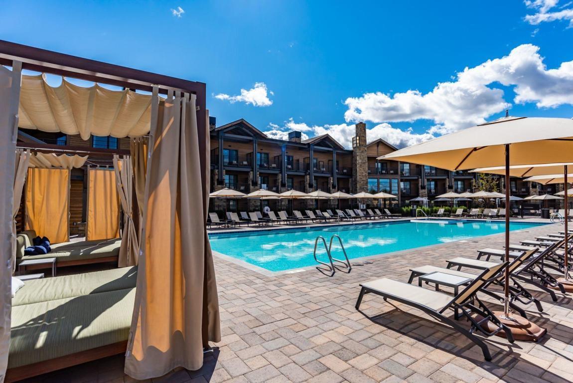 22923 Canyon View Loop, Unit LOT 187 Bend, OR 97701 - Photo 19 of 26 19 - 6.PH Lodge Pool