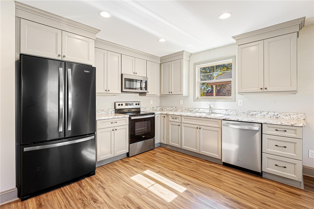 300 Cottage Hl Court Seneca, SC 29678 - Photo 4 of 25