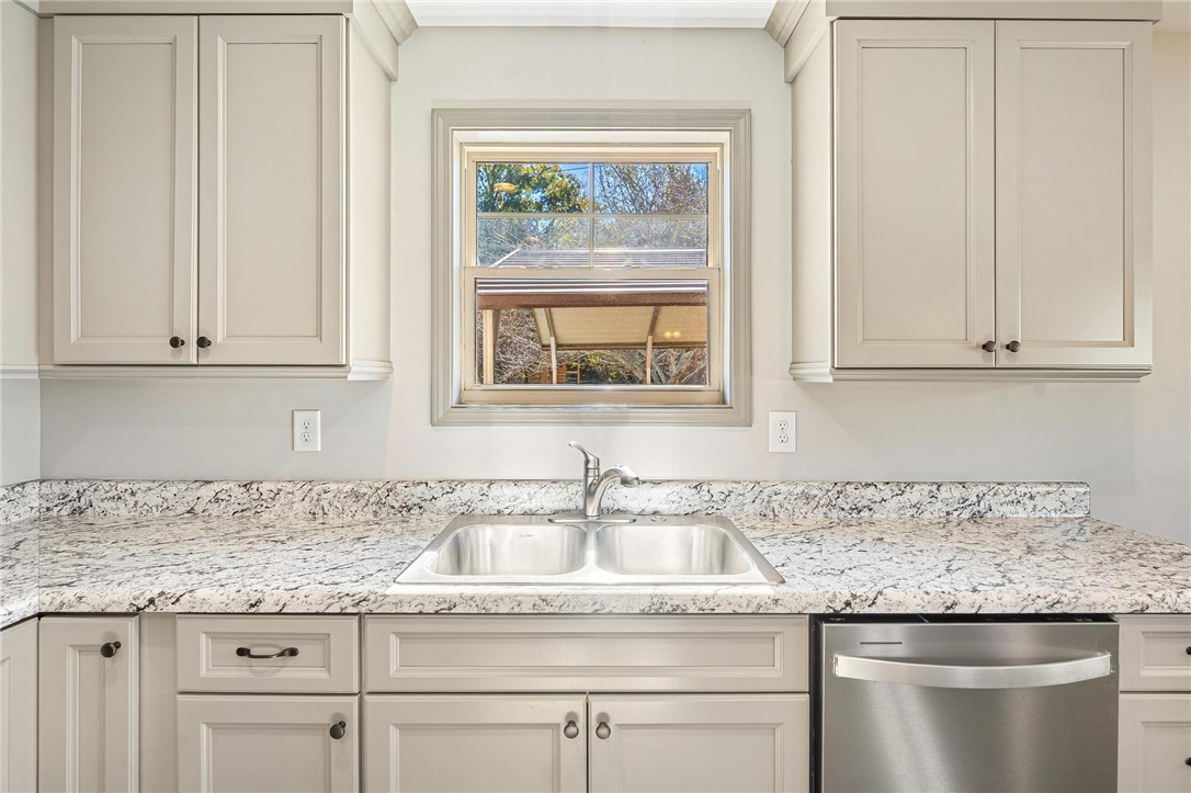 300 Cottage Hl Court Seneca, SC 29678 - Photo 5 of 25