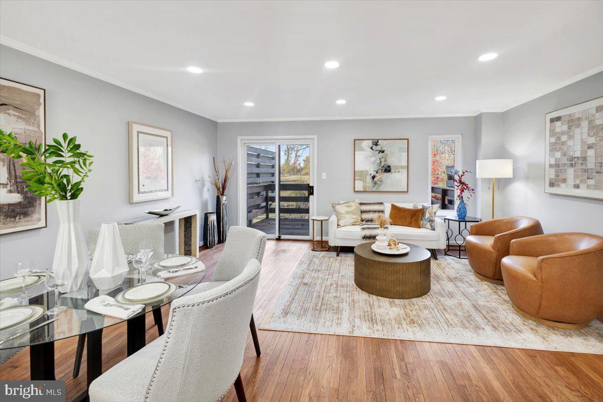 Living room / Dining room Combo