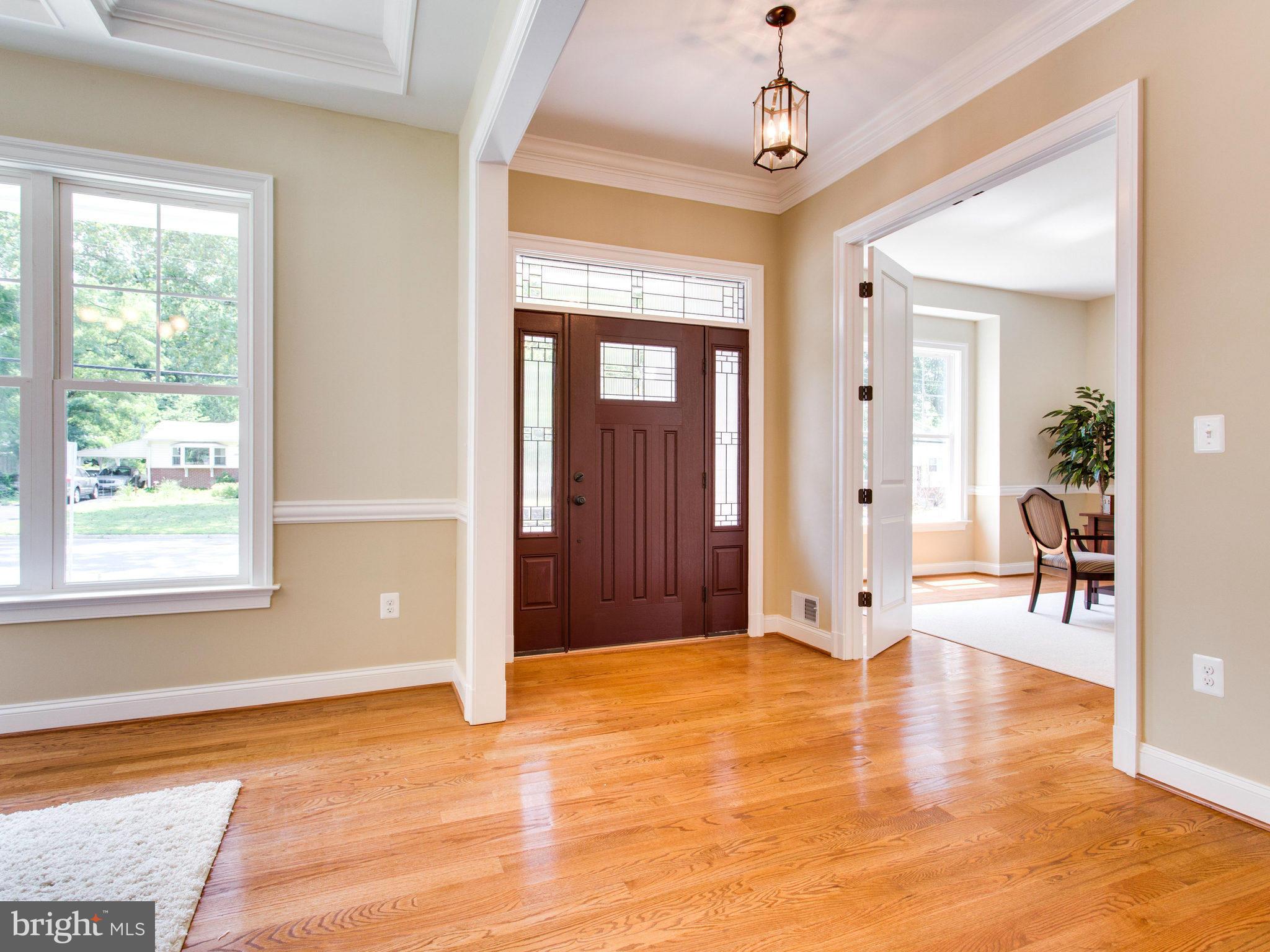 501 Tapawingo Road Southwest Vienna, VA 22180 - Photo 3 of 30 Foyer