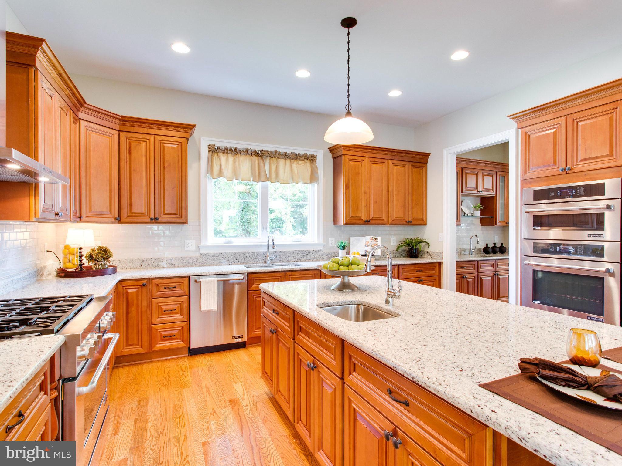 501 Tapawingo Road Southwest Vienna, VA 22180 - Photo 9 of 30 Kitchen