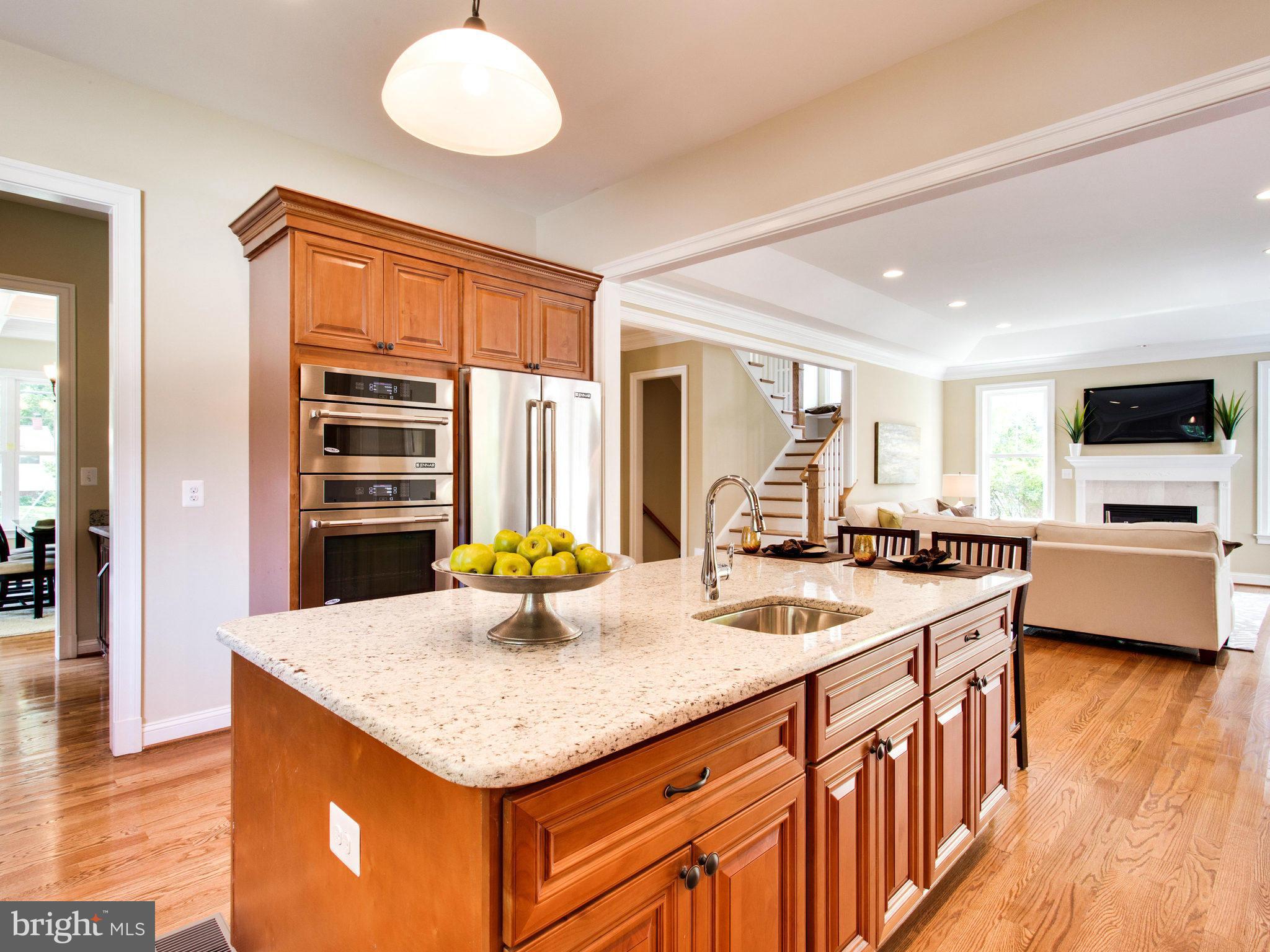 501 Tapawingo Road Southwest Vienna, VA 22180 - Photo 10 of 30 Kitchen