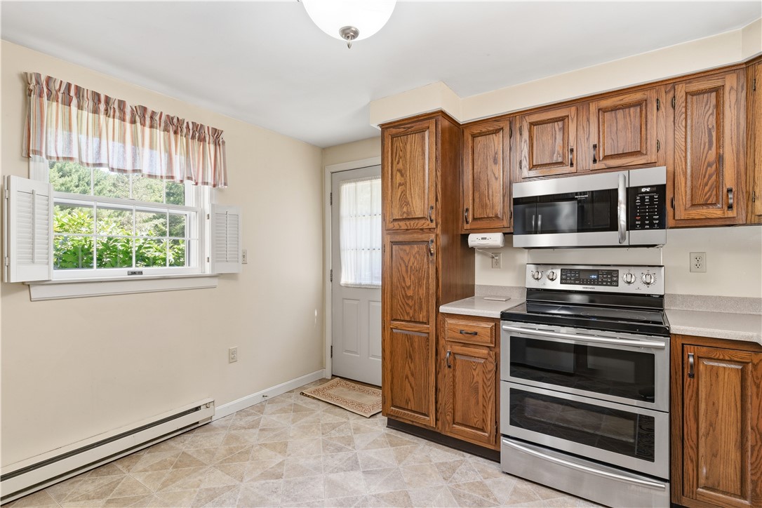 83 Stony Hollow Road Tiverton, RI 02878 - Photo 15 of 48