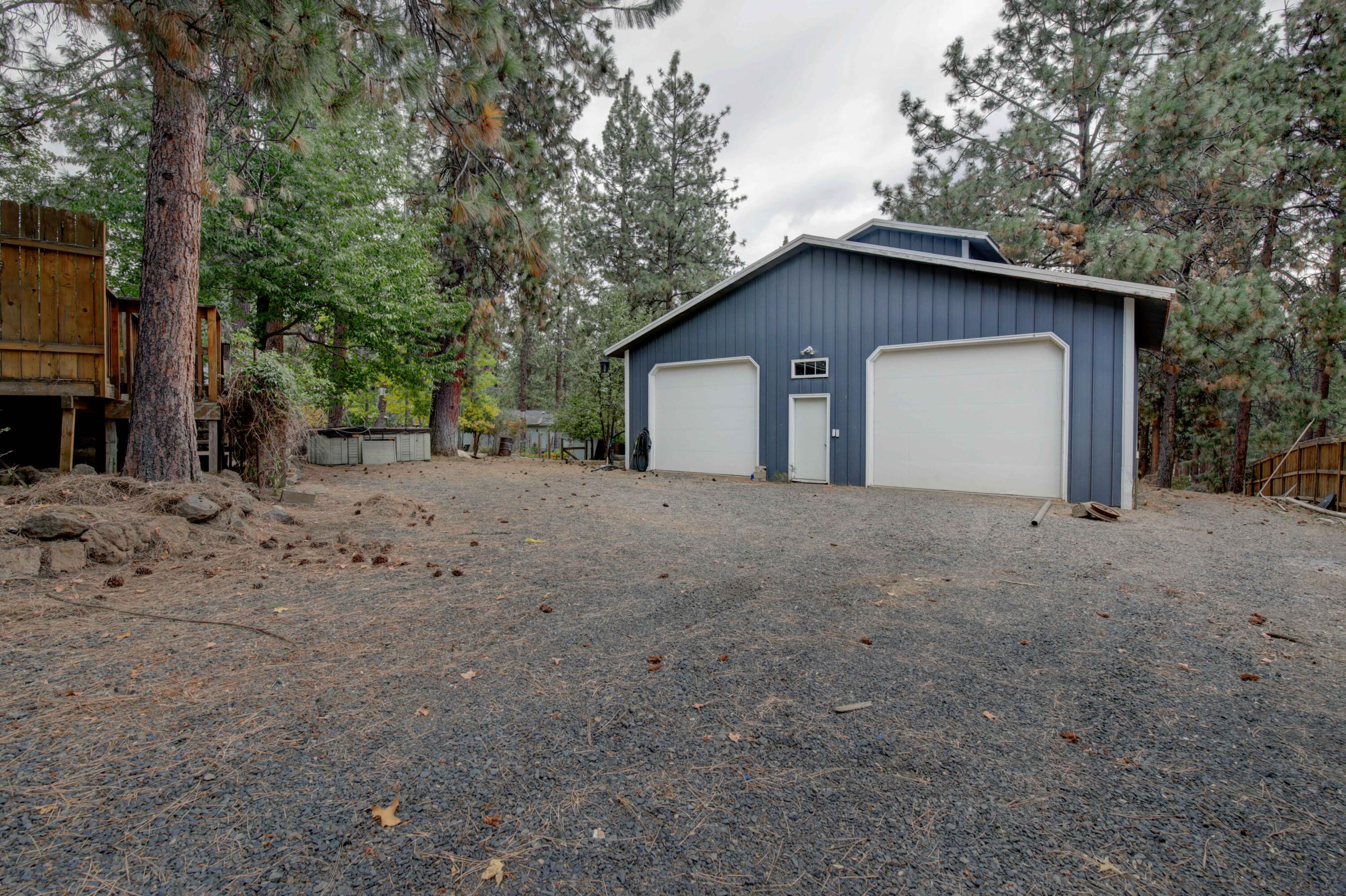 60184 Crater Road Bend, OR 97702 - Photo 20 of 29 Huge shop, with two -10 by 12 foot garage doors.