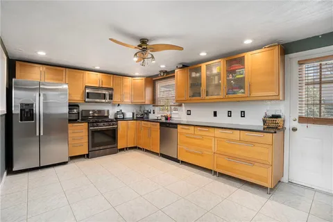 $579,900 | 44 Quaker Drive, West Warwick, RI 02893