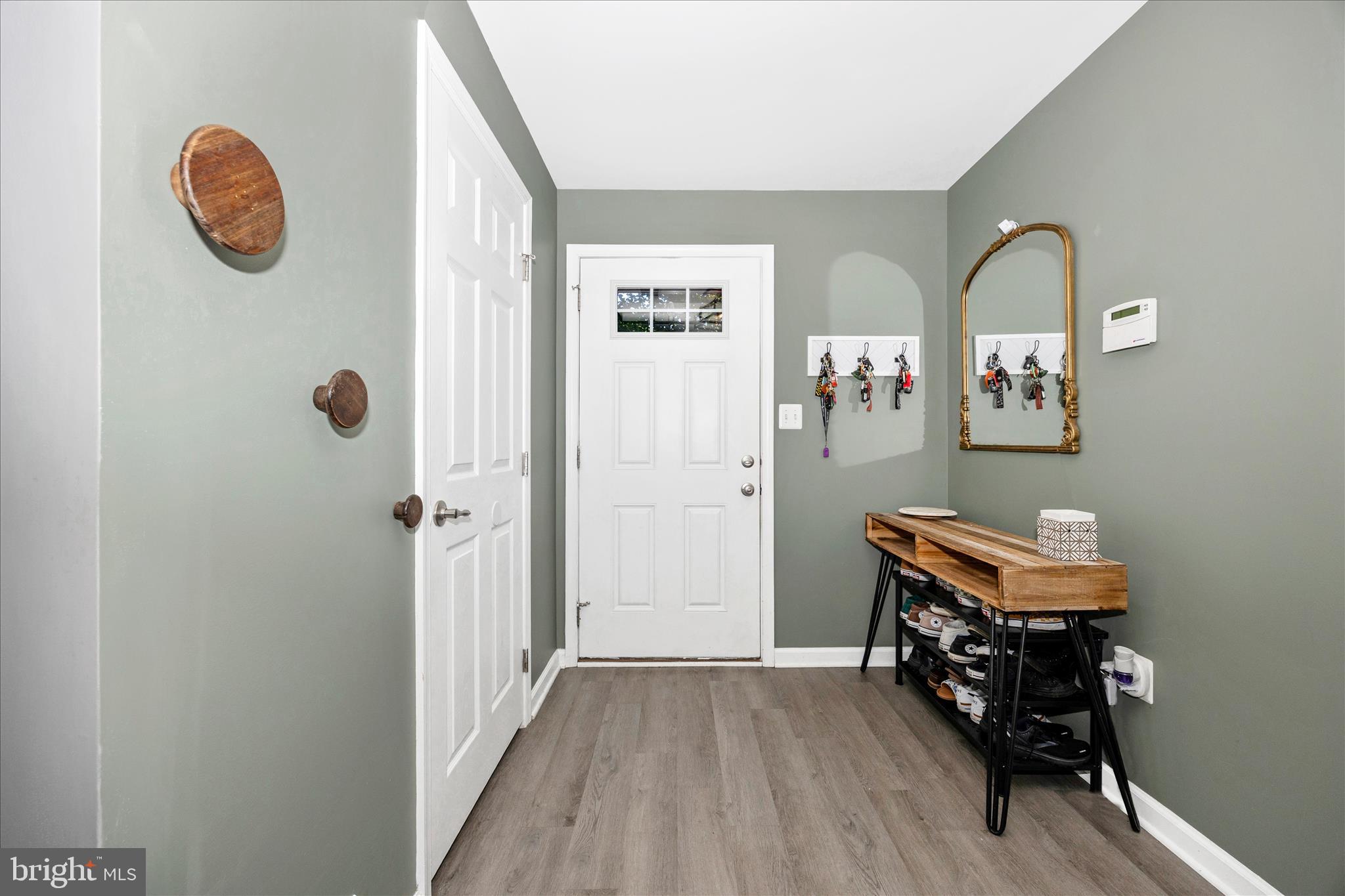 2047 Spring Run Circle Frederick, MD 21702 - Photo 2 of 49 Foyer