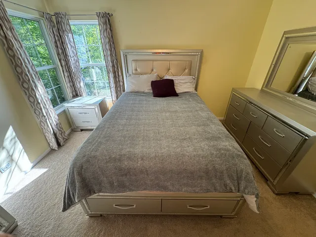 $649,900 | 6414 Kingsbridge Drive, Cary, IL 60013