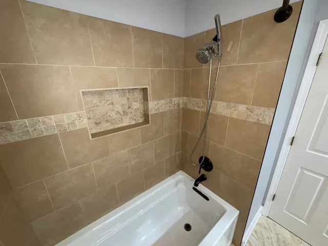 $649,900 | 6414 Kingsbridge Drive, Cary, IL 60013