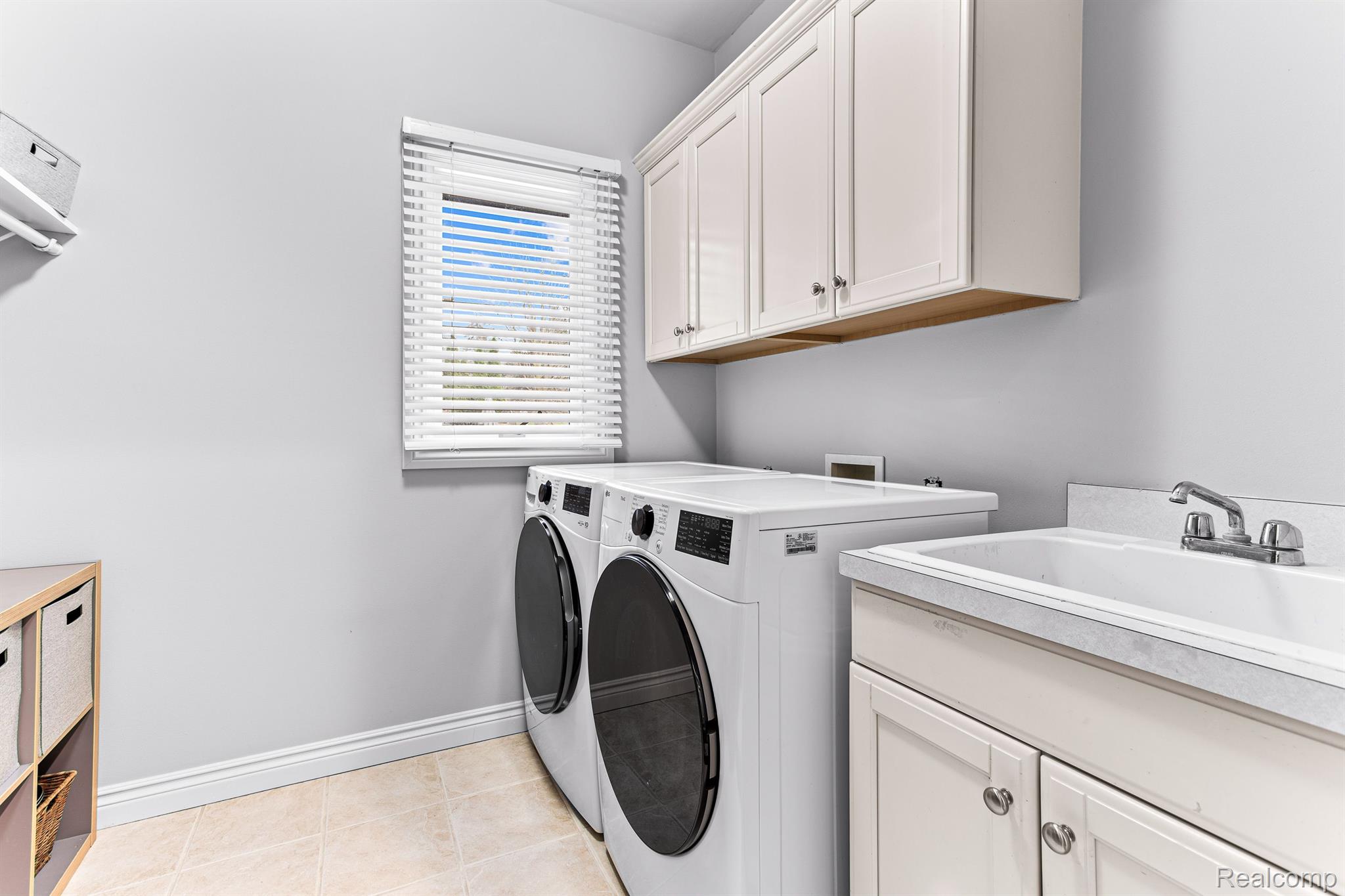 4680 Goodison Pl Drive Rochester, MI 48306 - Photo 27 of 54 First floor laundry
