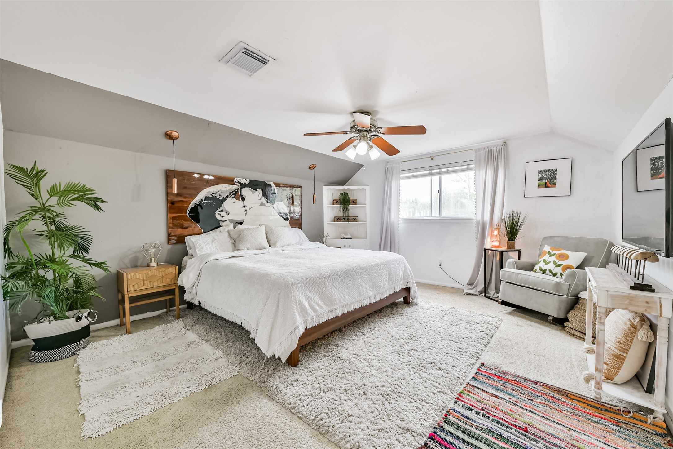 1723 Capstan Road Houston, TX 77062 - Photo 25 of 43 Spacious secondary bedroom with generous closet space.