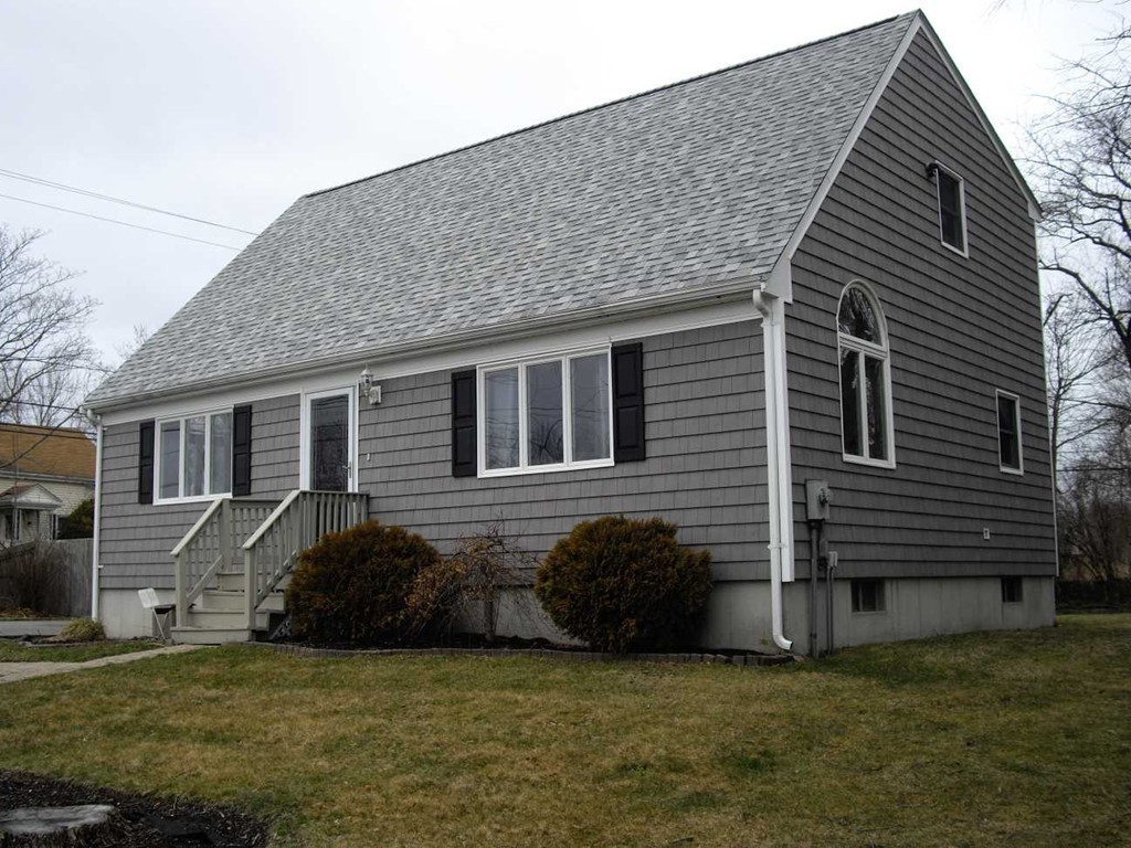324 Henry Street Fall River, MA 02721 - Photo 3 of 28 Gallery Image 3