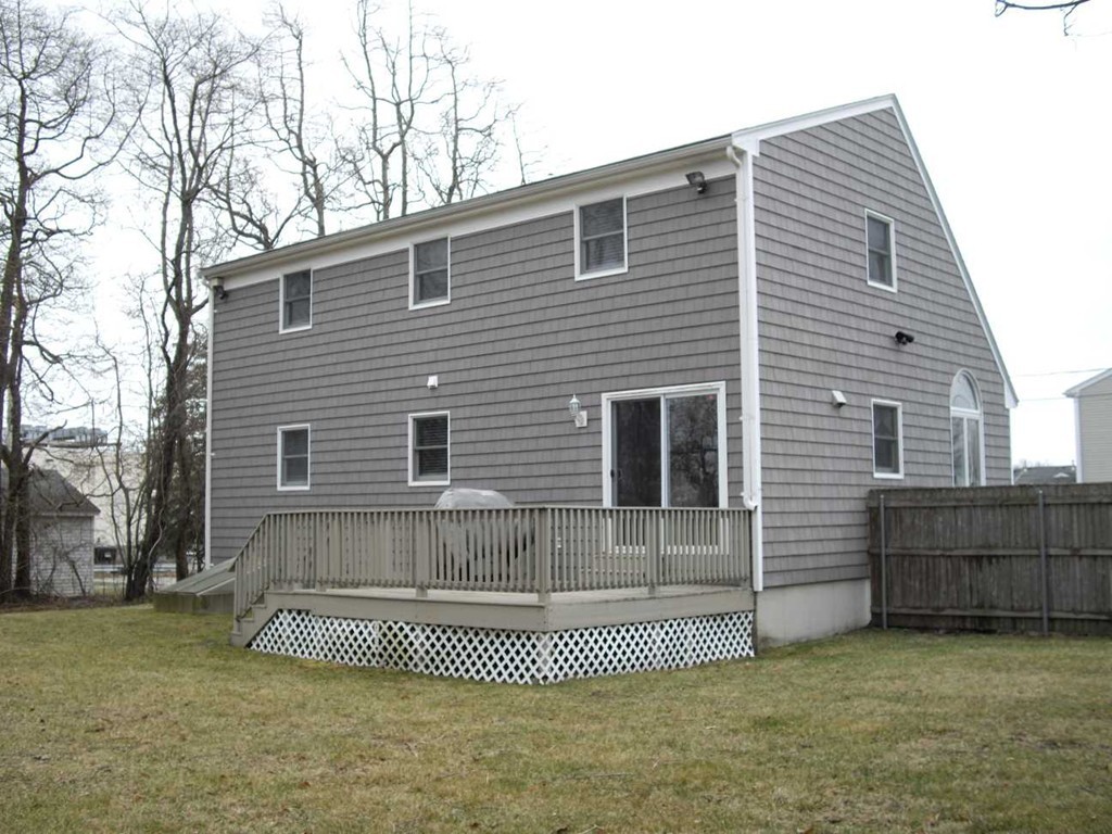324 Henry Street Fall River, MA 02721 - Photo 4 of 28 Gallery Image 4