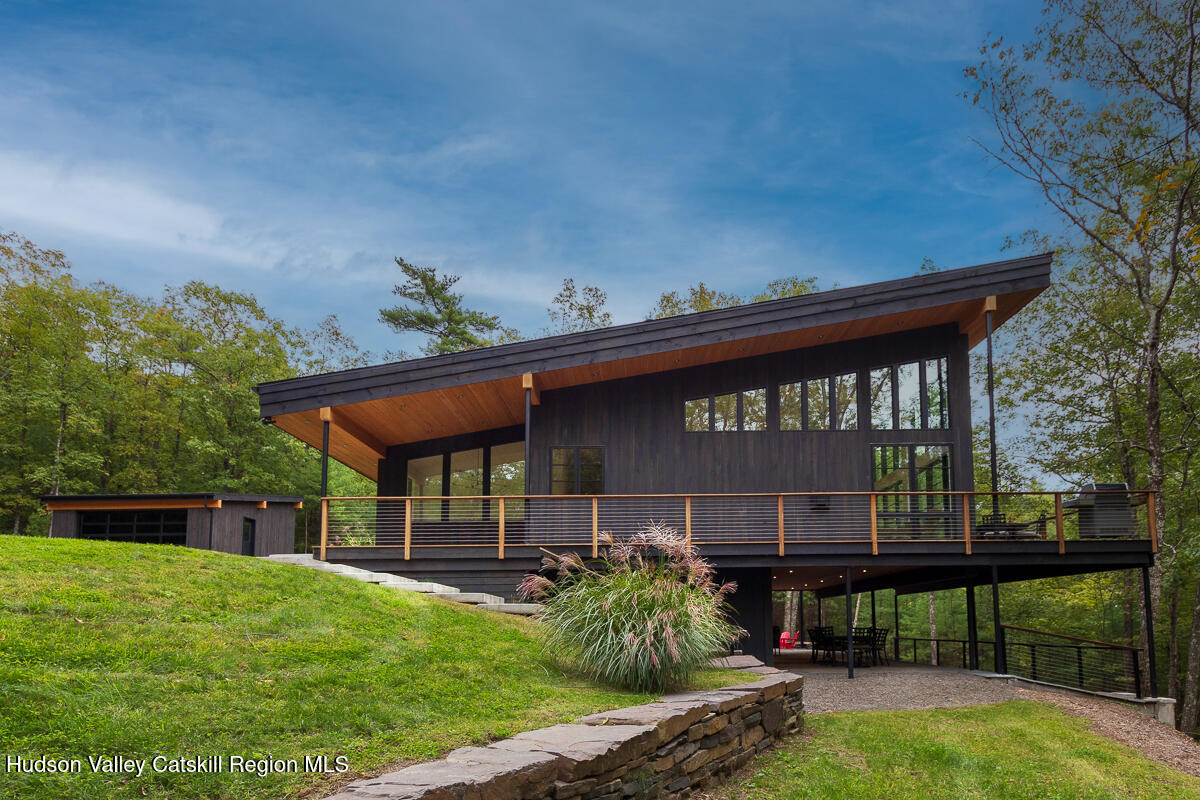 Magic Mountain-002 blue