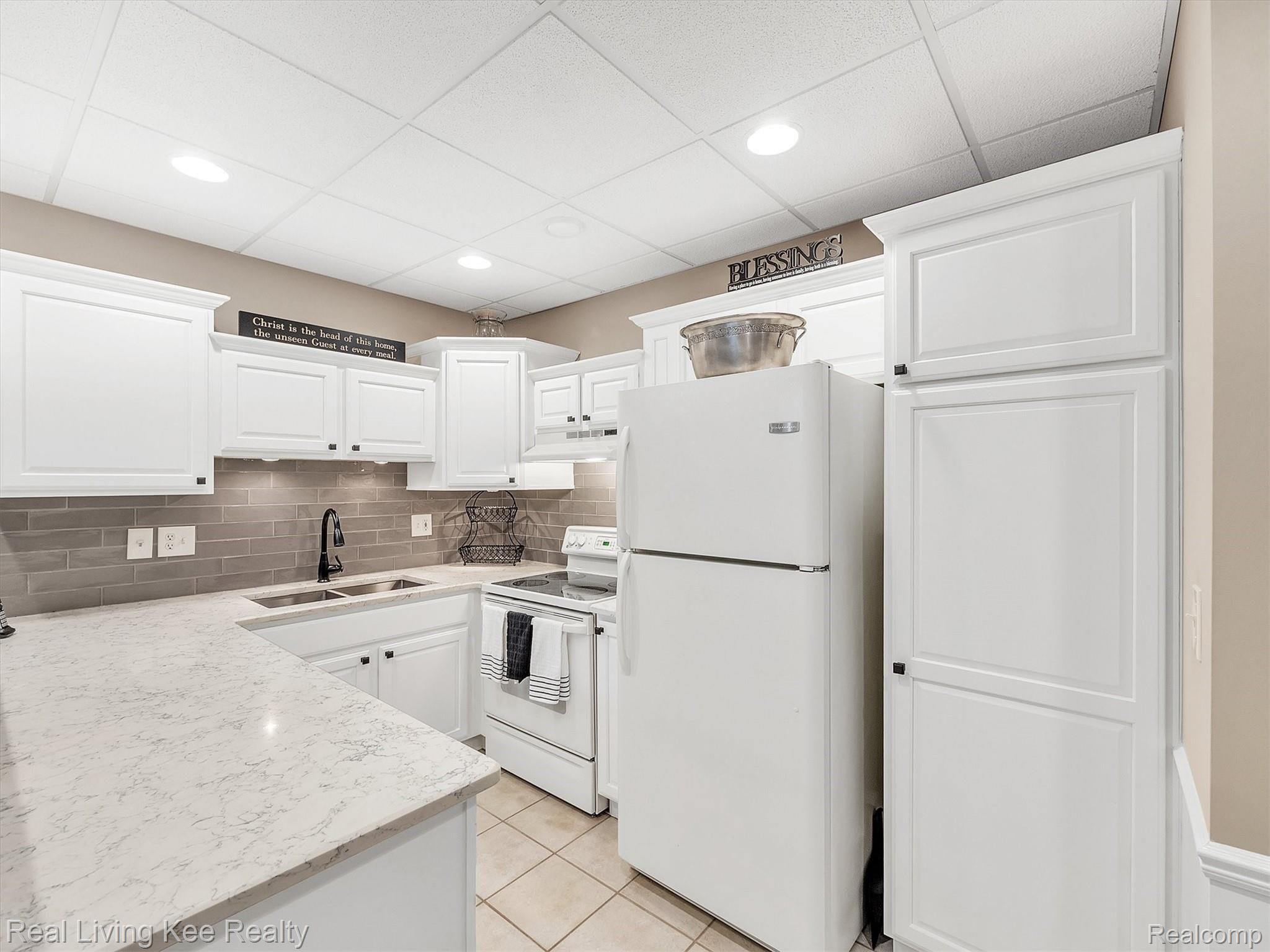 3909 White Tail Drive Rochester, MI 48306 - Photo 53 of 80 53--windowstill-realestate-photography-53.jpg
