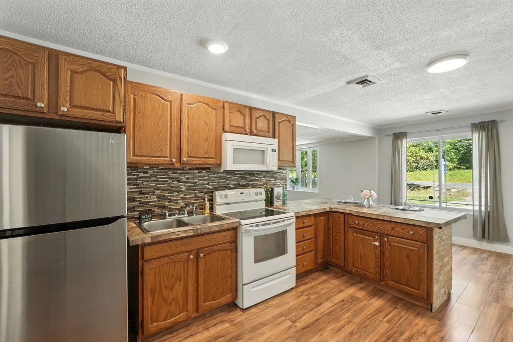 83 Main Road Montgomery, MA 01085 - Photo 5 of 28