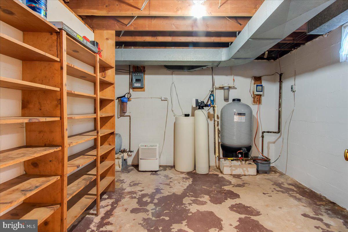 20007 Landis Road Hagerstown, MD 21740 - Photo 35 of 51 Utility Room