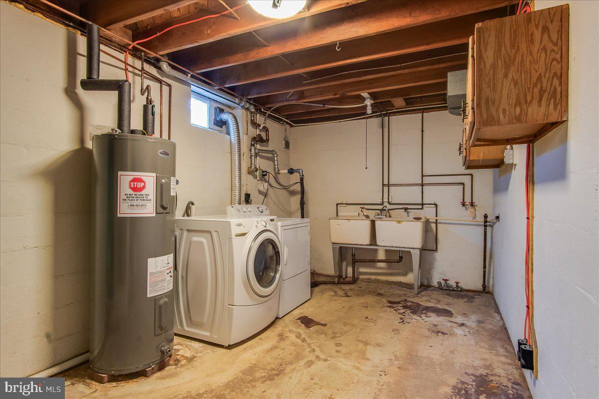 20007 Landis Road Hagerstown, MD 21740 - Photo 36 of 51 Laundry Room