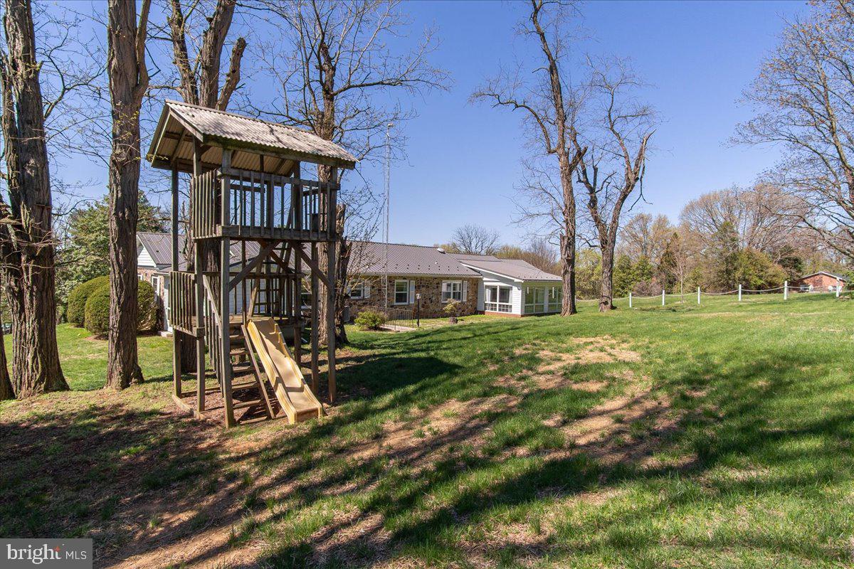 20007 Landis Road Hagerstown, MD 21740 - Photo 41 of 51 Play Equipment