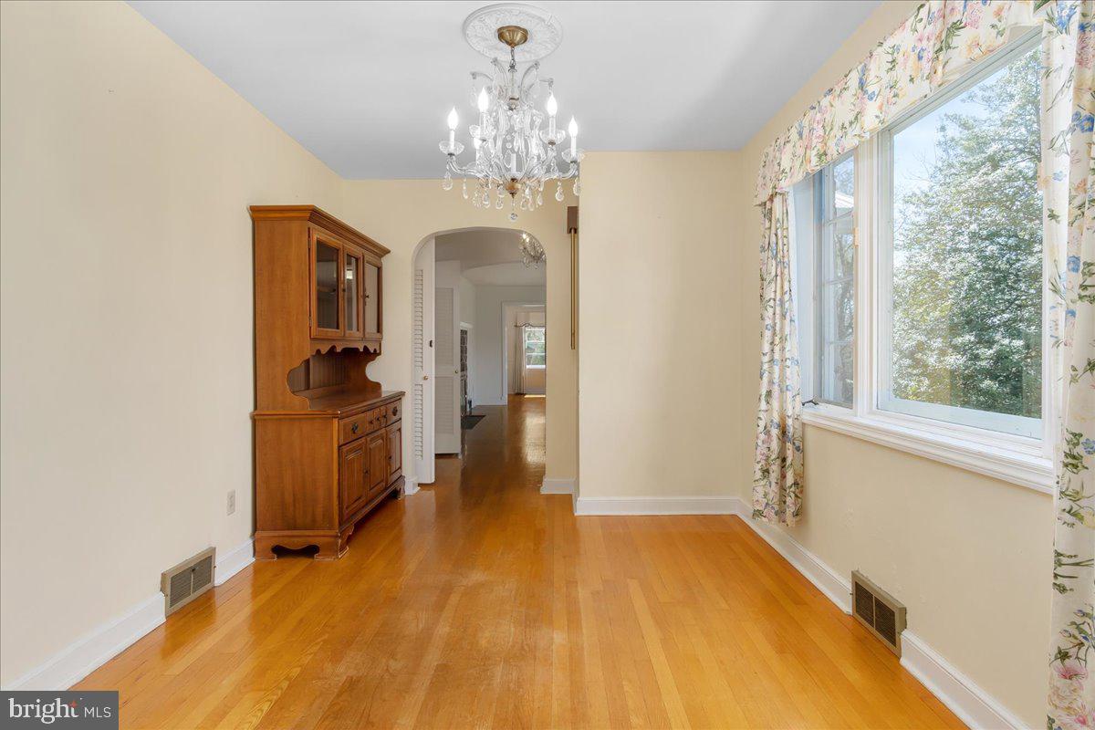 20007 Landis Road Hagerstown, MD 21740 - Photo 8 of 51 Dining Room