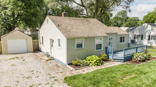 $179,900 | 225 North Street, Chesterfield, IN 46017