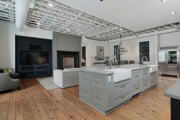 $3,500,000 | 30 East Bay Boulevard, The Woodlands, TX 77380