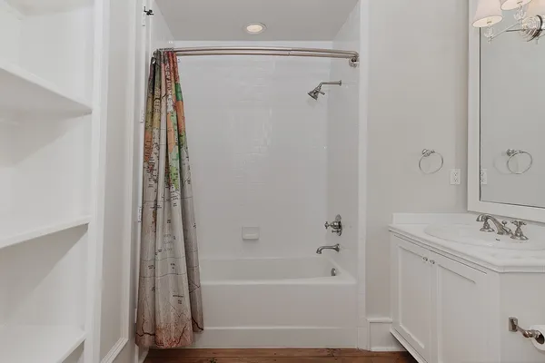 $3,500,000 | 30 East Bay Boulevard, The Woodlands, TX 77380