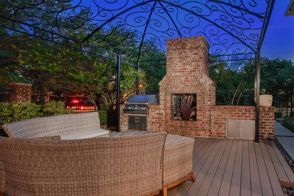 $3,500,000 | 30 East Bay Boulevard, The Woodlands, TX 77380