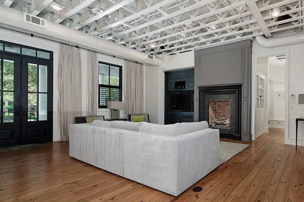 $3,500,000 | 30 East Bay Boulevard, The Woodlands, TX 77380