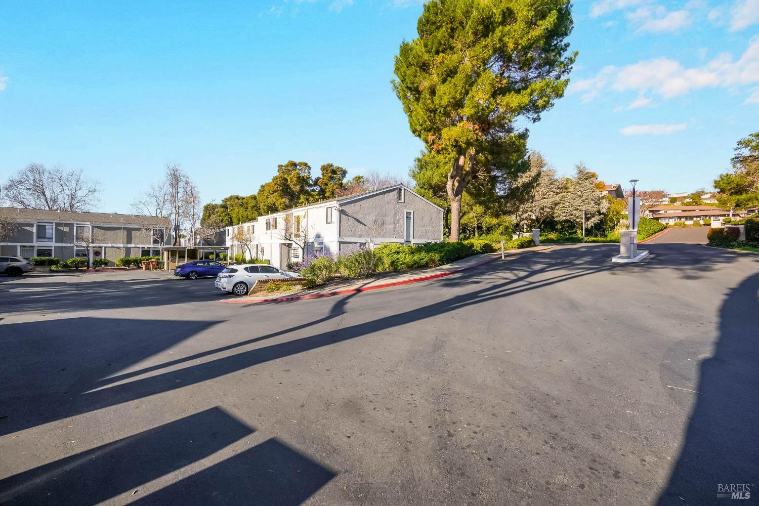 900 Southampton Road, Unit 24 Benicia, CA 94510 - Photo 7 of 52