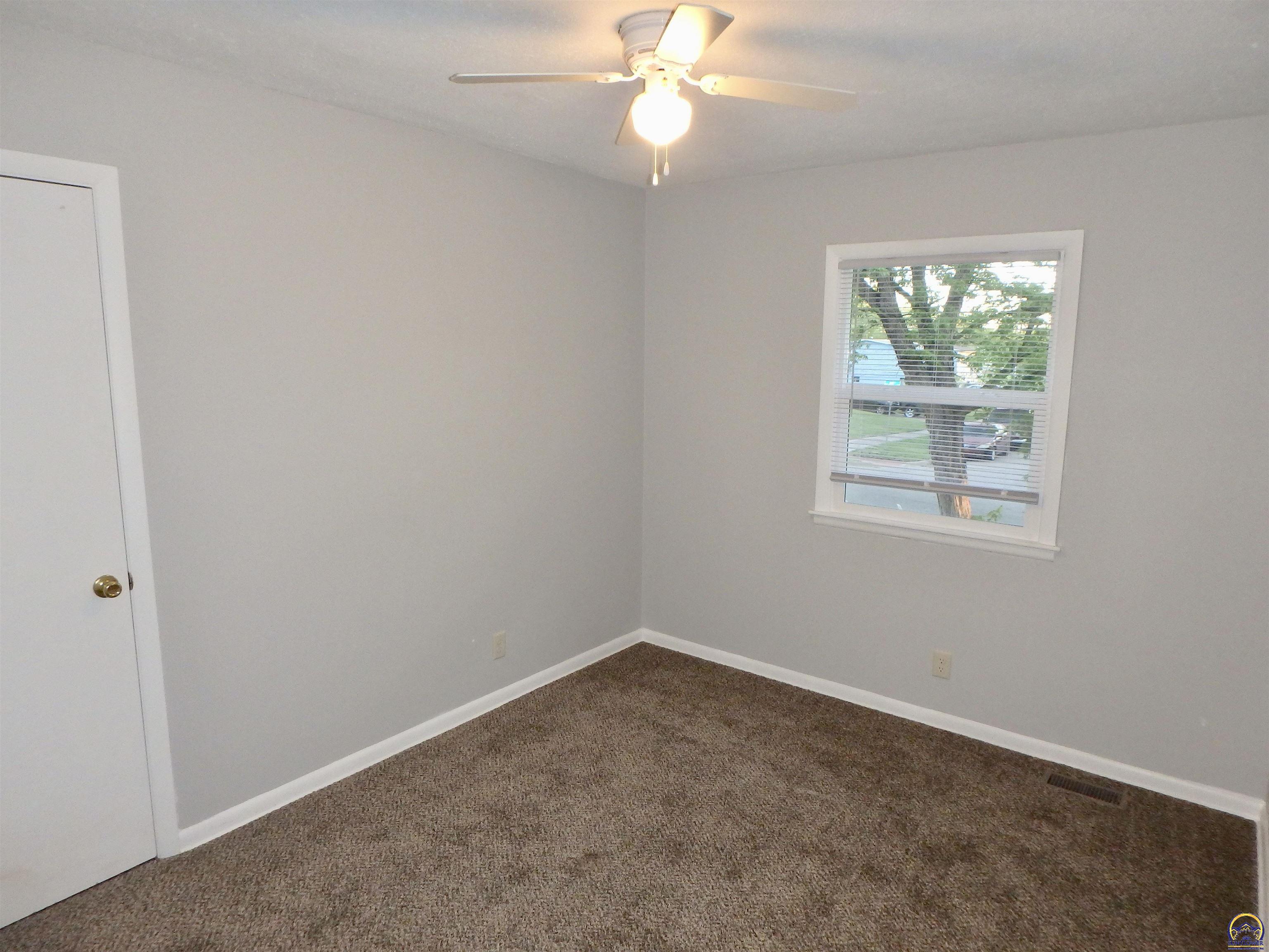 115 Southwest 40th Terrace Topeka, KS 66609 - Photo 13 of 21 3rd Bedroom