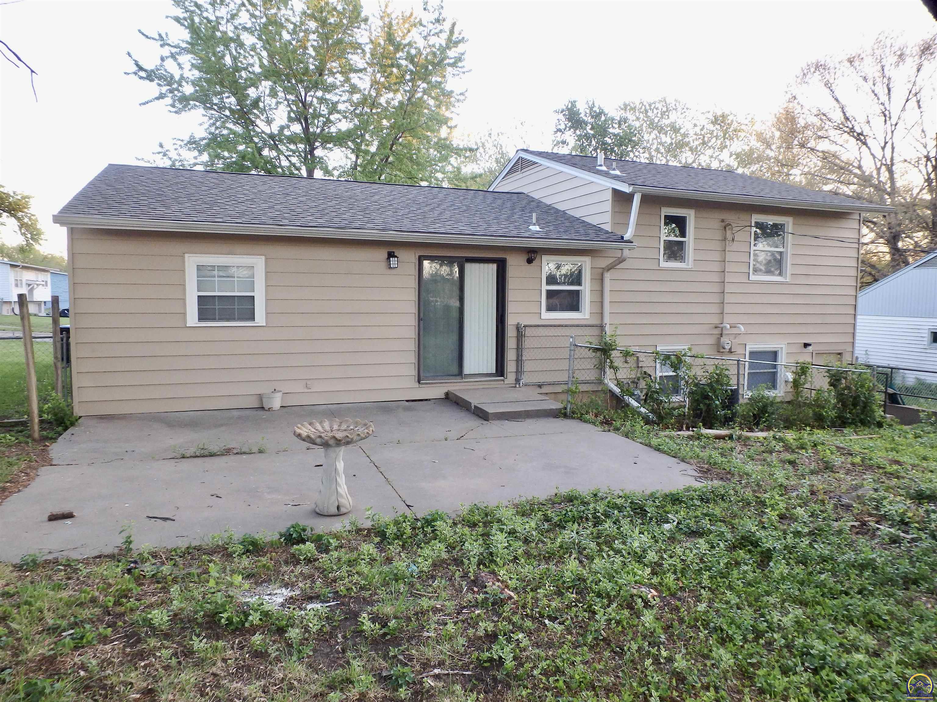 115 Southwest 40th Terrace Topeka, KS 66609 - Photo 18 of 21