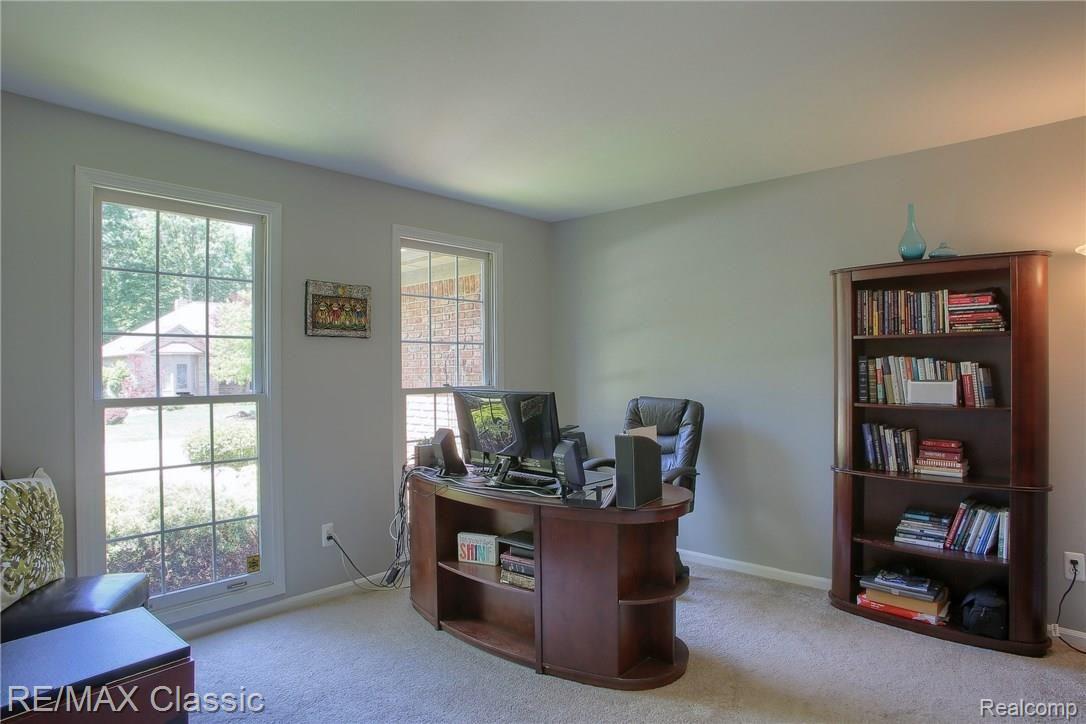 2235 Avon Lake Lane Rochester, MI 48307 - Photo 8 of 46 008-Library.jpg