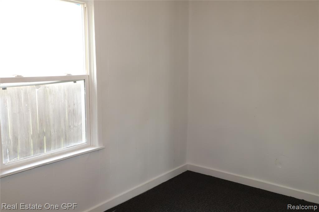 7052 Rivard Avenue Warren, MI 48091 - Photo 10 of 12