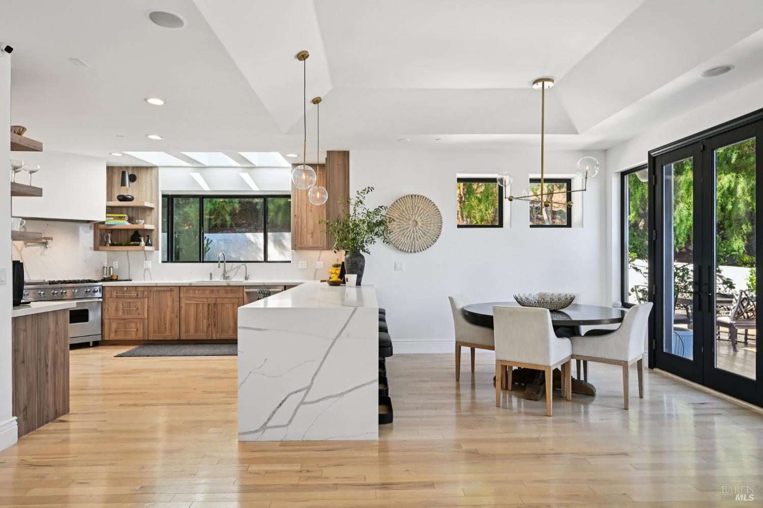 7 Sea View Avenue San Rafael, CA 94901 - Photo 7 of 37 Gallery Image 7