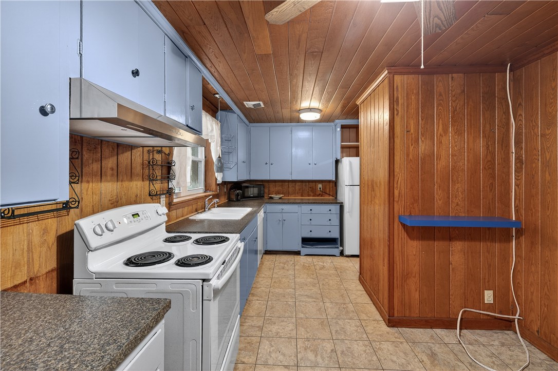 1601 Walnut Avenue Brunswick, GA 31520 - Photo 12 of 26 Kitchen