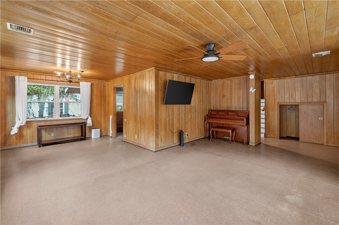 1601 Walnut Avenue Brunswick, GA 31520 - Photo 16 of 26 Dining and living room