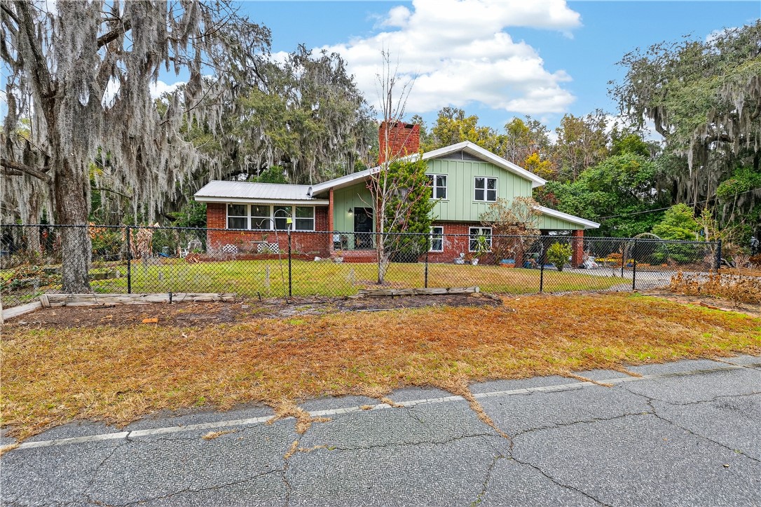 1601 Walnut Avenue Brunswick, GA 31520 - Photo 2 of 26 View from Walnut ave