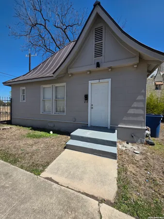 $895 | 930 East Grayson Street, Unit 1, San Antonio, TX 78208