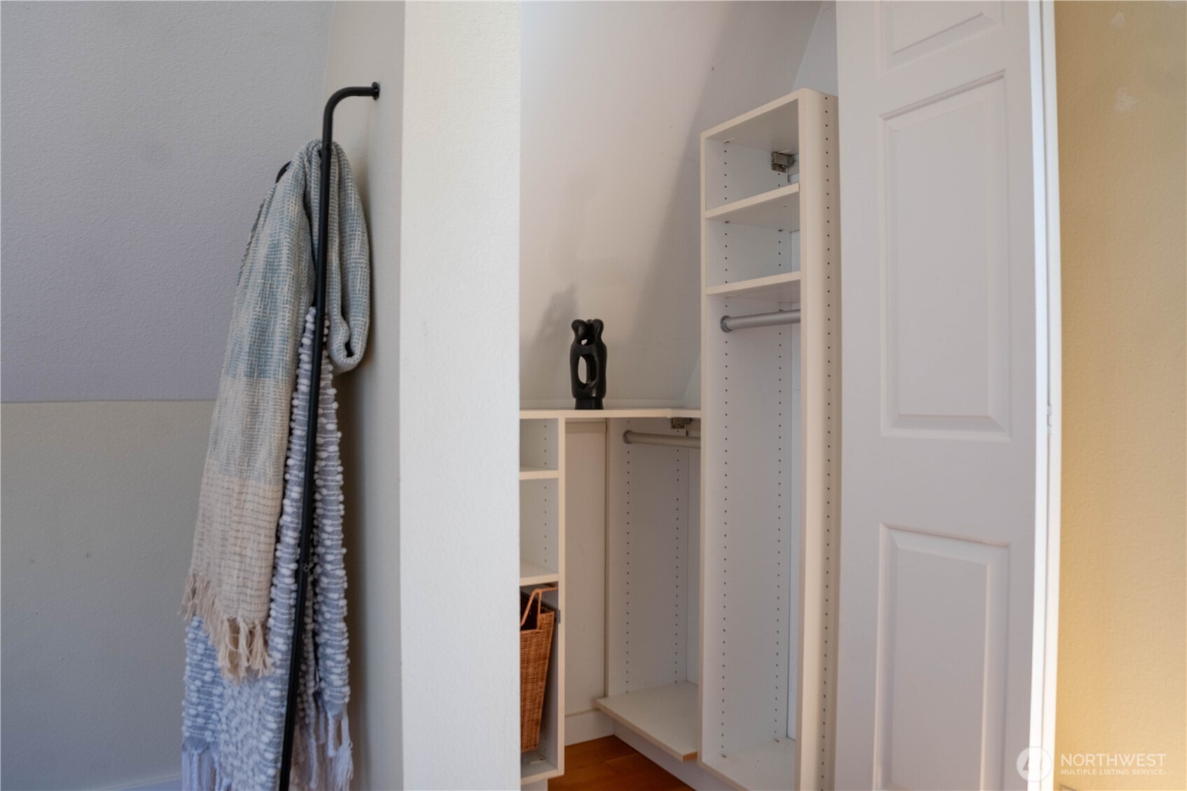 4432 Southwest 102nd Street Seattle, WA 98146 - Photo 20 of 40 Gallery Image 20