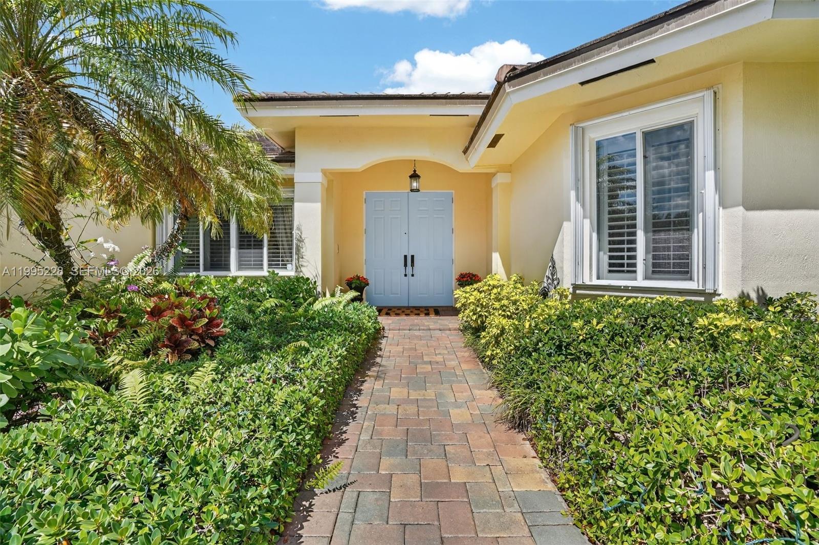 6462 Southwest 93rd Place Miami, FL 33173 - Photo 1 of 55