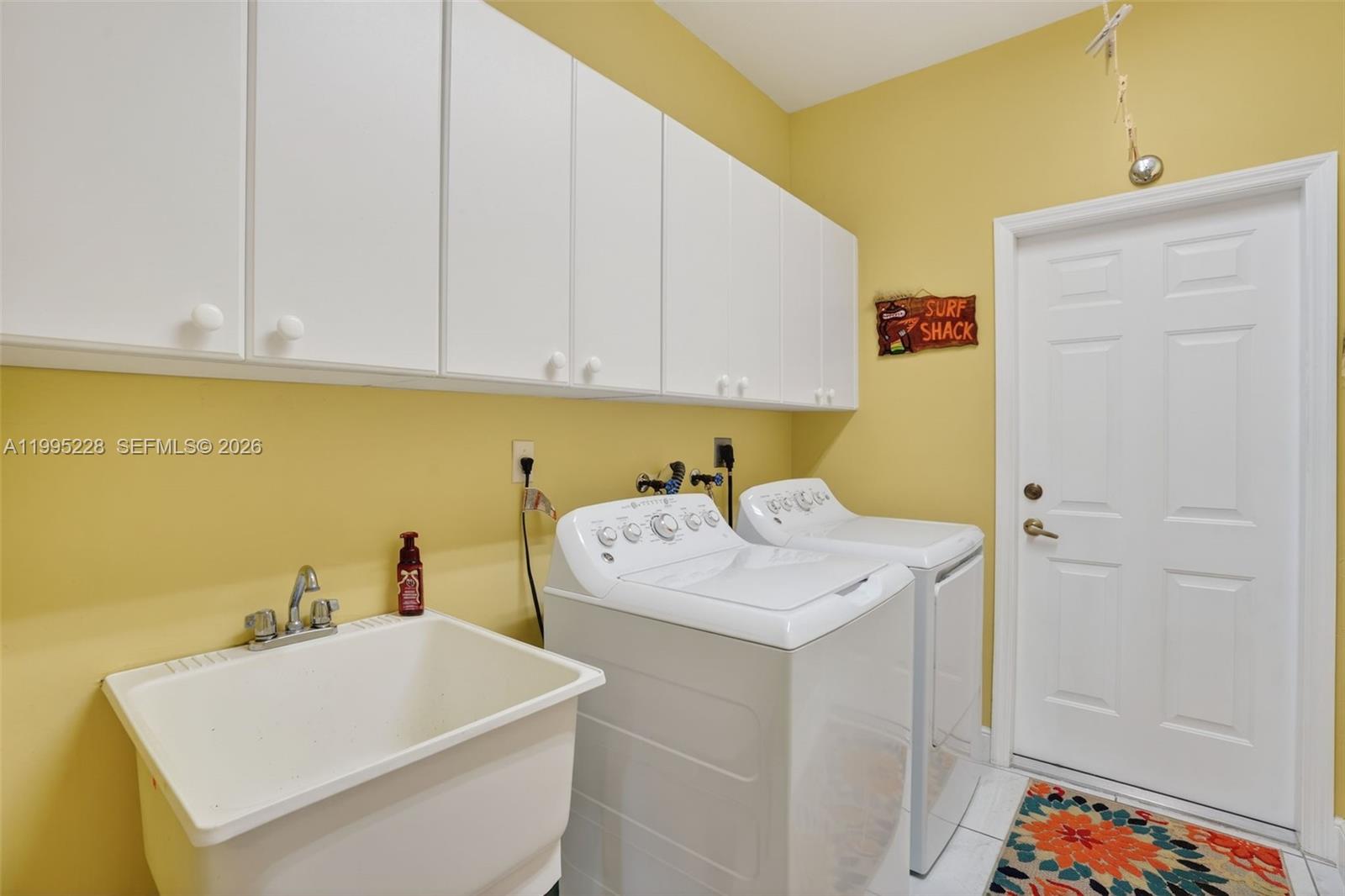 6462 Southwest 93rd Place Miami, FL 33173 - Photo 25 of 55