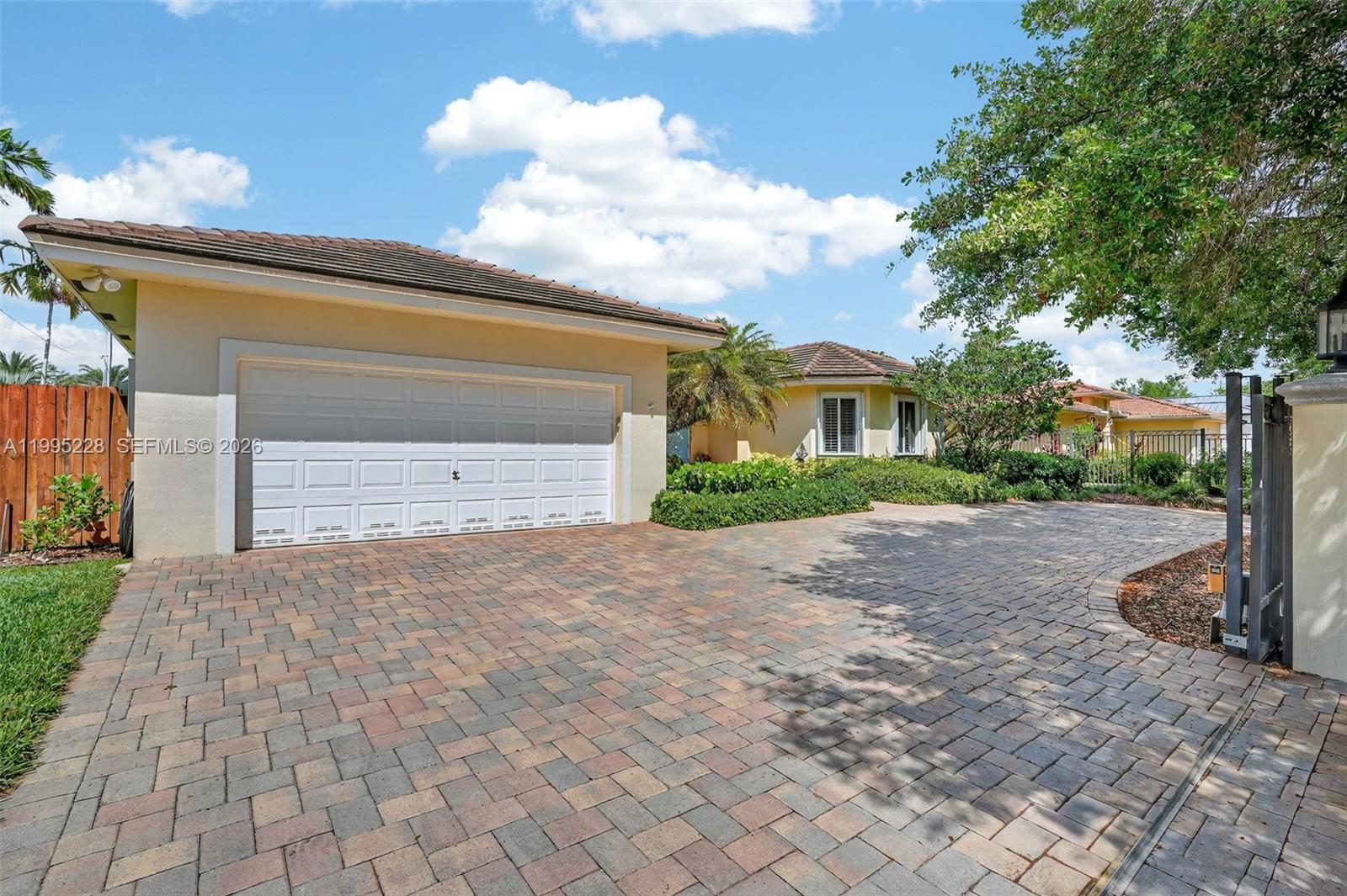 6462 Southwest 93rd Place Miami, FL 33173 - Photo 3 of 55