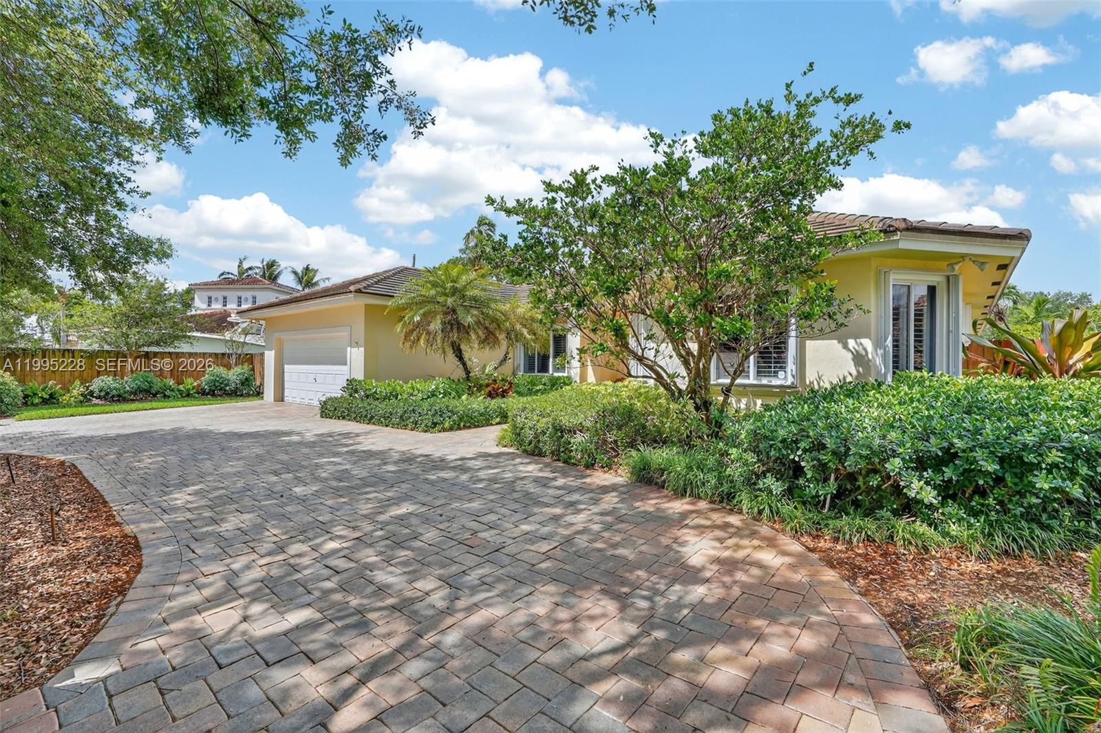 6462 Southwest 93rd Place Miami, FL 33173 - Photo 4 of 55