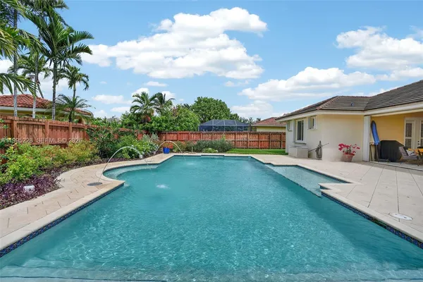 $1,450,000 | 6462 Southwest 93rd Place, Miami, FL 33173