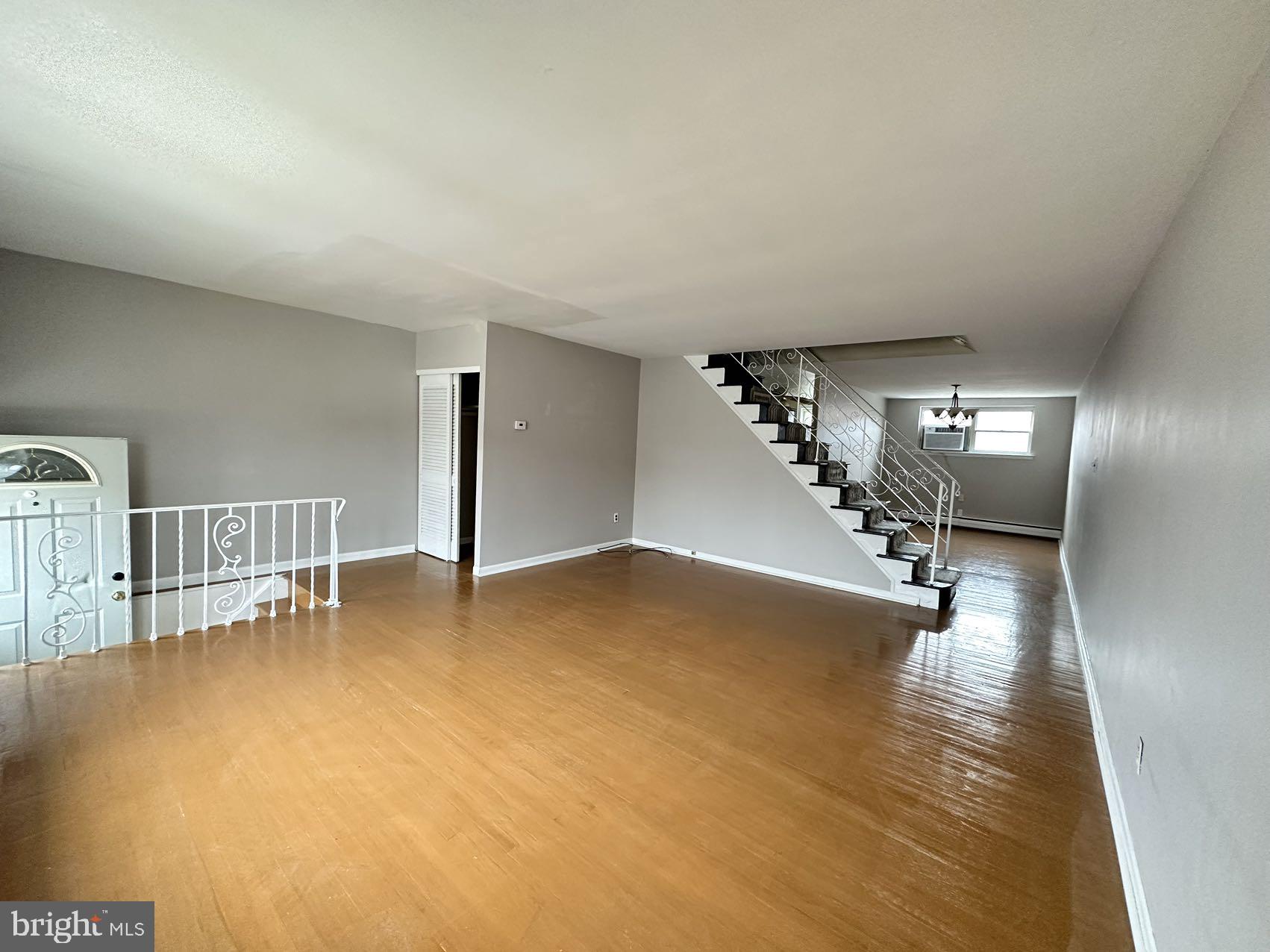 3823 Salina Road Philadelphia, PA 19154 - Photo 2 of 17 Gallery Image 2