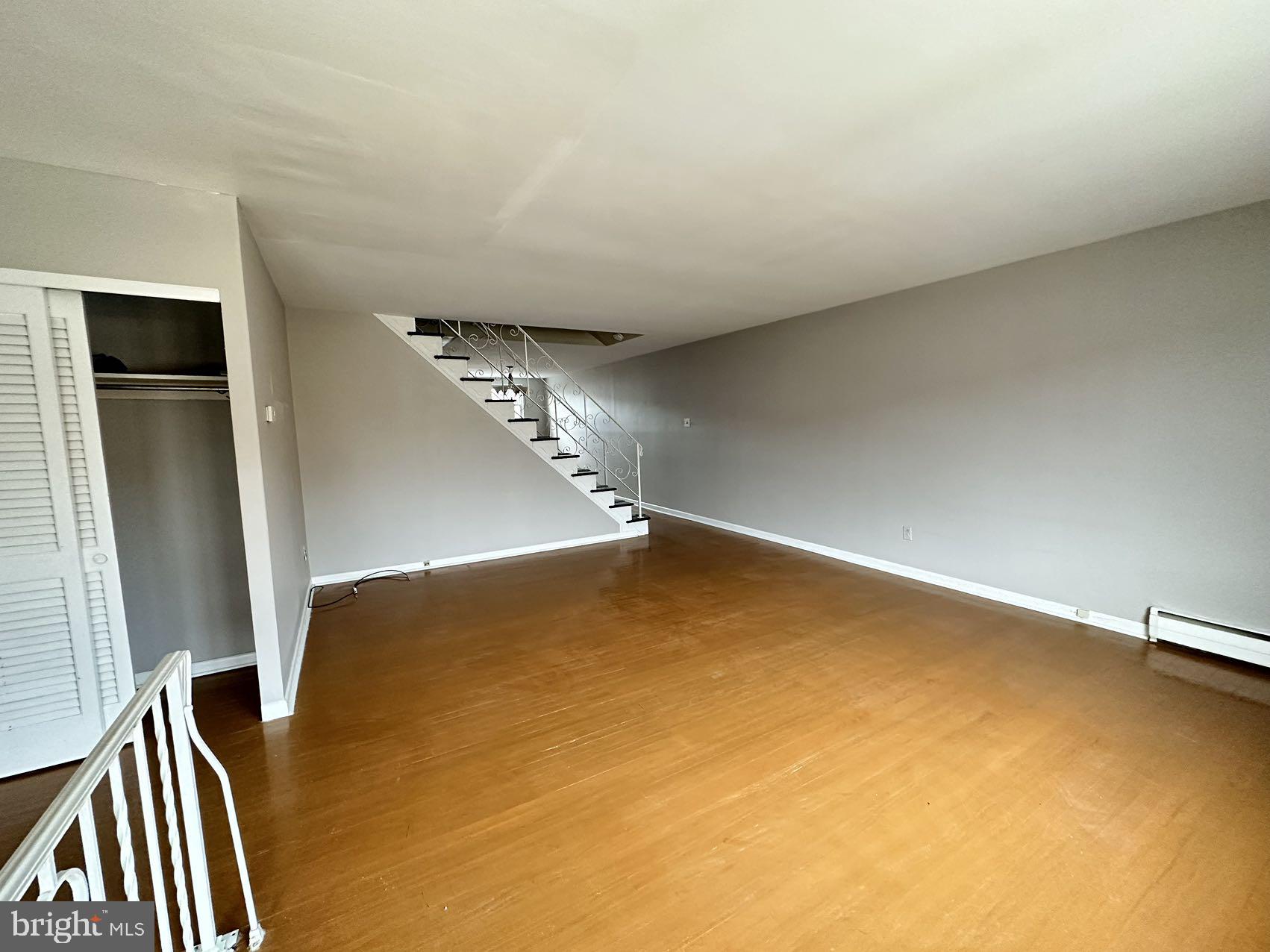 3823 Salina Road Philadelphia, PA 19154 - Photo 3 of 17 Gallery Image 3