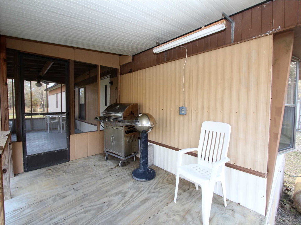 6953 Doc Whitfield Road Wewahitchka, FL 32465 - Photo 8 of 15